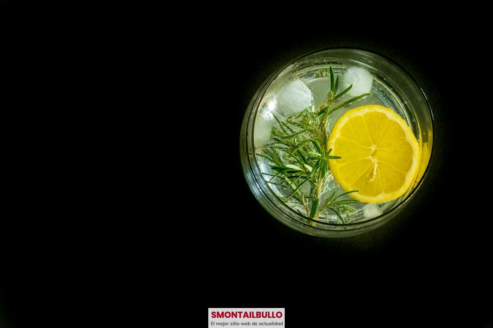 yellow lemon in clear drinking glass